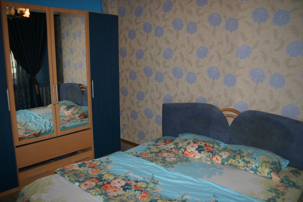 Salonul Rosu Apartment Bacau Bagian luar foto